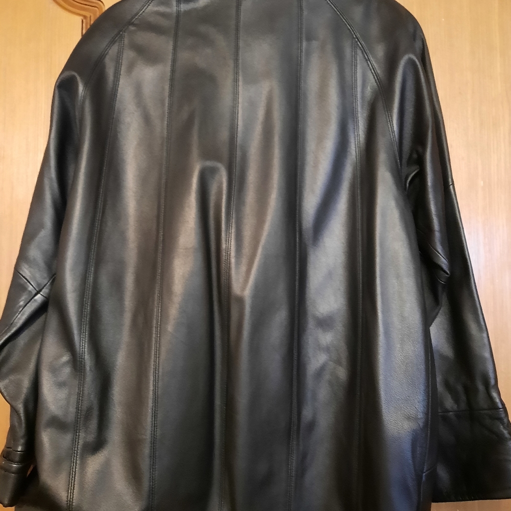 Men leather coat, size  Large  black, worn, good condition - Picture 2 of 2